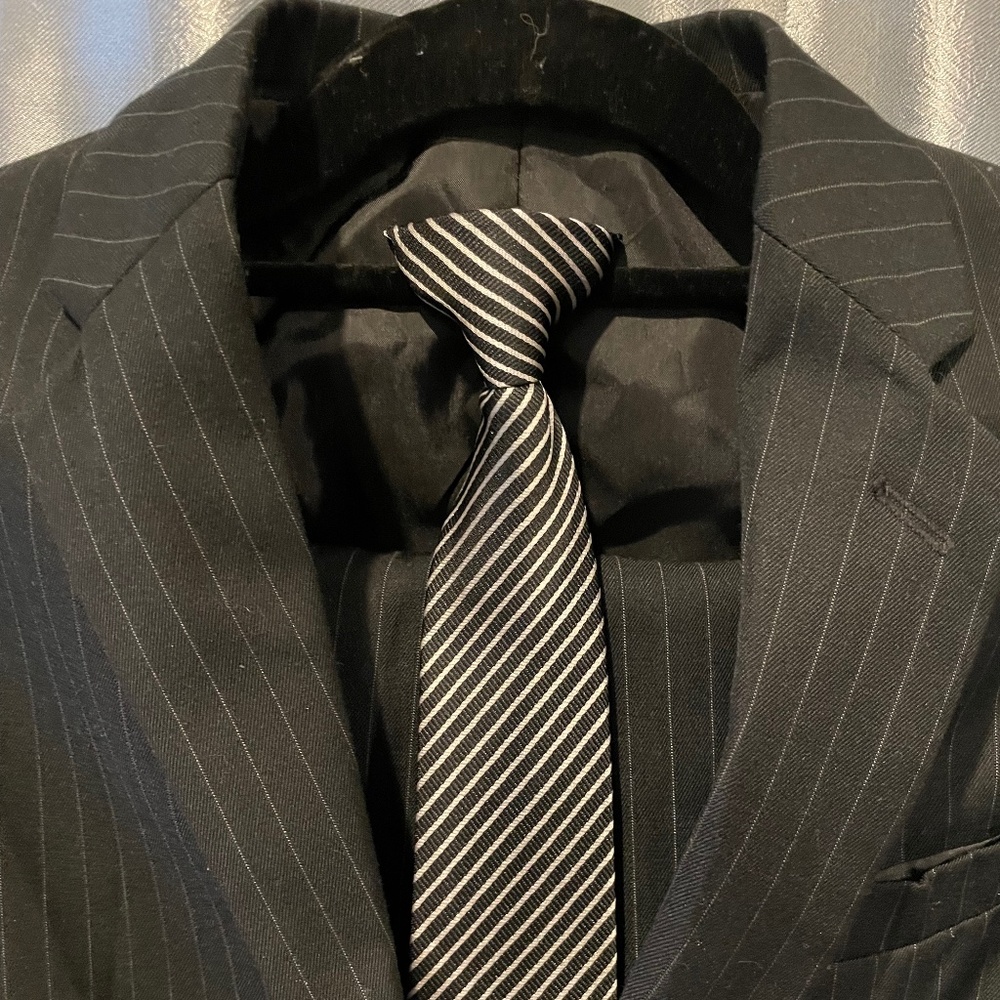 Boys  CHAPS  stripe suit +tie